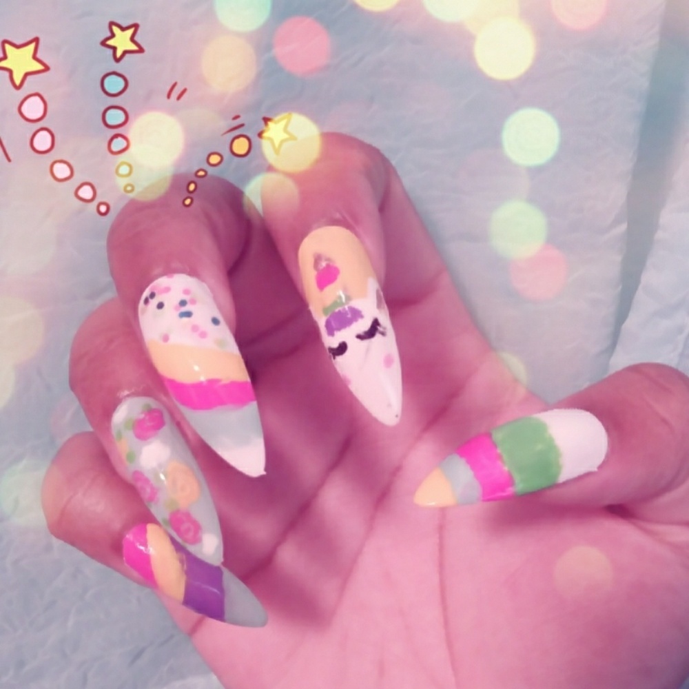 Fake Nails - Picture 2 of 4